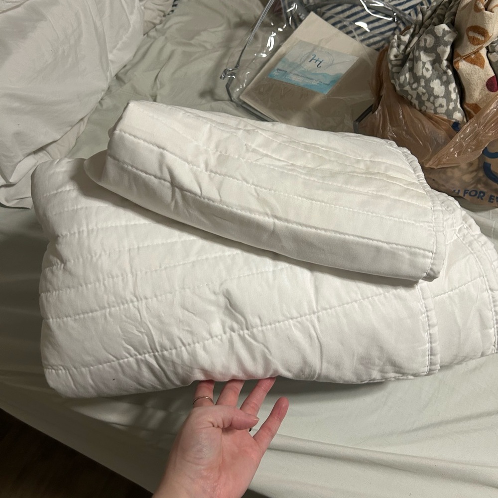 White Quilted Comforter Twin size